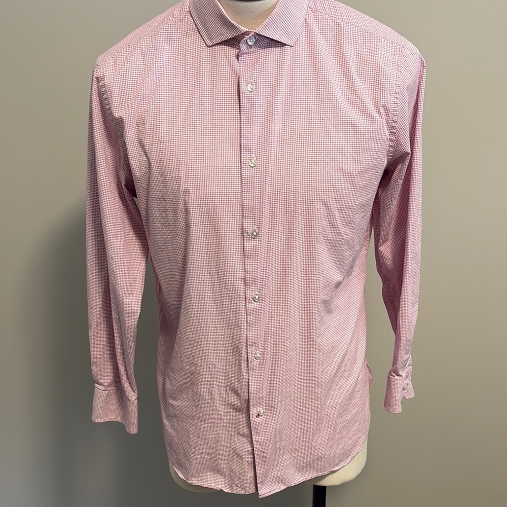 Classic Pink Dress Shirt with Tailored Fit